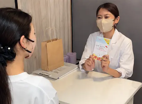 アフターケアをご案内する様子
